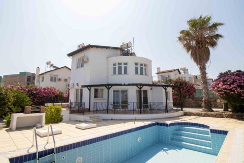 Продажа виллы  в Гирне, Северный Кипр 4+1, 130м2, №211820 – фото 1