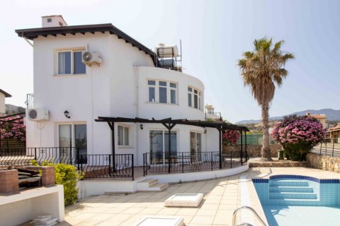 Продажа виллы  в Гирне, Северный Кипр 4+1, 130м2, №211820 – фото 4