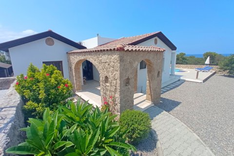 Продажа виллы  в Гирне, Северный Кипр 3+1, 110м2, №211819 – фото 3