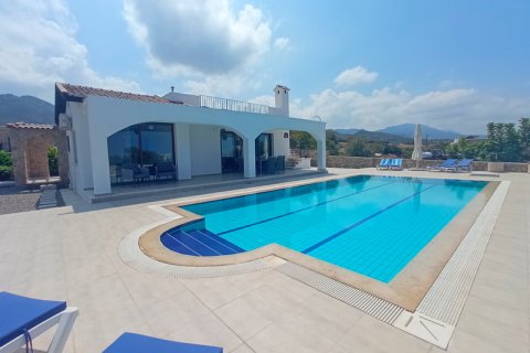 Продажа виллы  в Гирне, Северный Кипр 3+1, 110м2, №211819 – фото 1