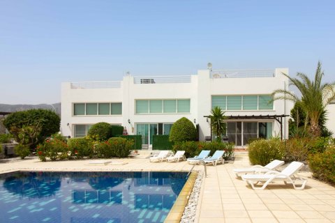 ویلا در  Girne ، ترکیه 3 خوابه ، 110 متر مربع.  شماره 211821 - 1