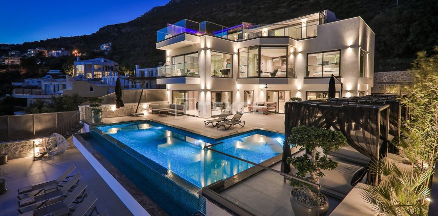 Villa  4+1  Kaş, Antalya, Türkiye №221827