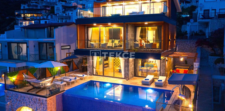 Villa  4+1  Kaş, Antalya, Türkiye №221825