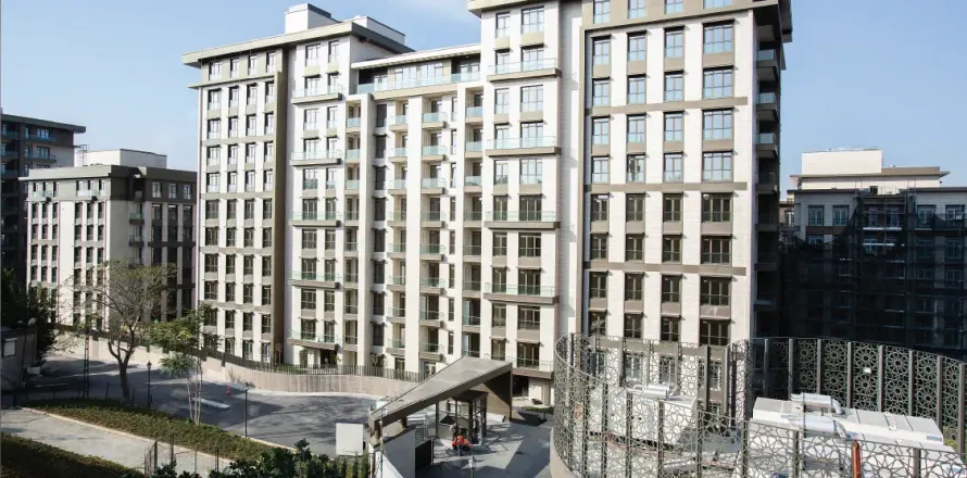 Квартира  2-х ком. в Стамбуле, Турция №213410