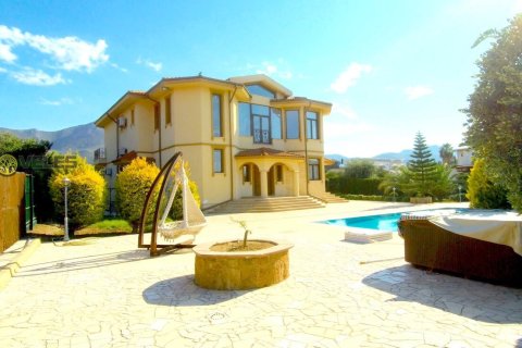 Продажа виллы  в Гирне, Северный Кипр 5+1, 420м2, №213894 – фото 11