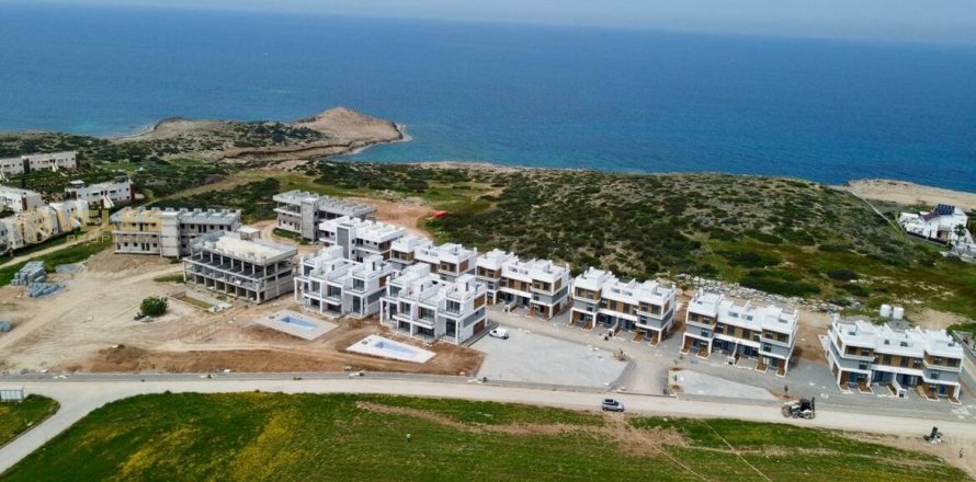 آپارتمان در  Tatlisu ، ترکیه 2 خوابه ، 166 متر مربع.  شماره 214611