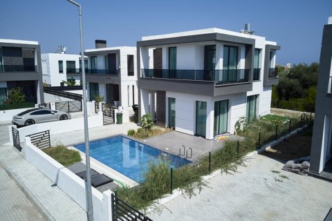 Продажа виллы  в Озанкое, Гирне, Северный Кипр 3+1, №214615 – фото 1