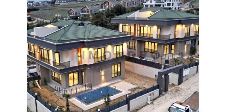 6+1 Villa i Bueyuekcekmece, Istanbul, Tyrkia Nr. 226452