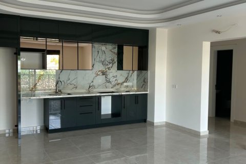 2+1 Lägenhet i Mahmutlar, Antalya, Turkiet Nr. 228689 - 2