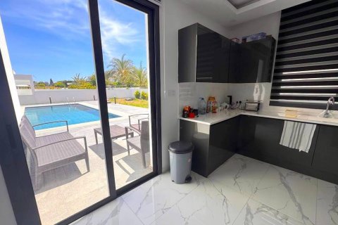 Аренда виллы в Караогланоглу, Гирне, Северный Кипр 4+1, 300м2, №213852 – фото 22