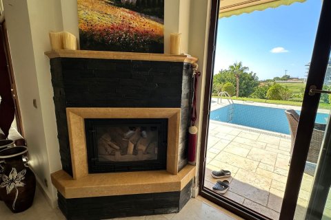 Аренда квартиры  в Аланье, Анталье, Турция 3+1, 220м2, №216886 – фото 19