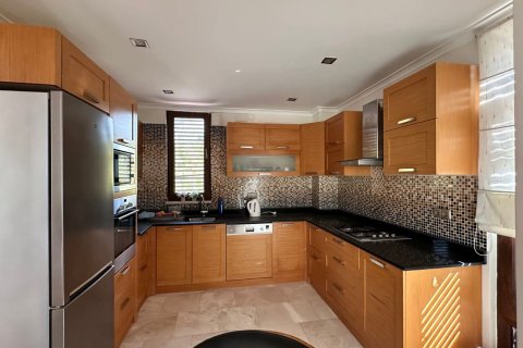 Аренда квартиры  в Аланье, Анталье, Турция 3+1, 220м2, №216886 – фото 14