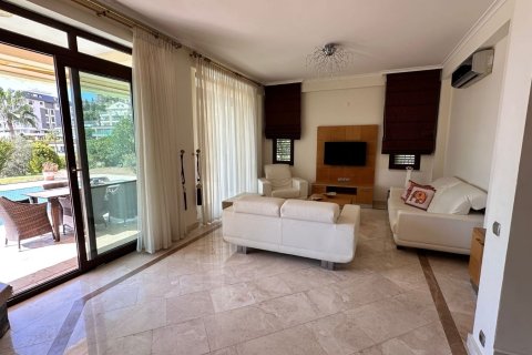 Аренда квартиры  в Аланье, Анталье, Турция 3+1, 220м2, №216886 – фото 13