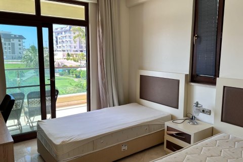 Аренда квартиры  в Аланье, Анталье, Турция 3+1, 220м2, №216886 – фото 11