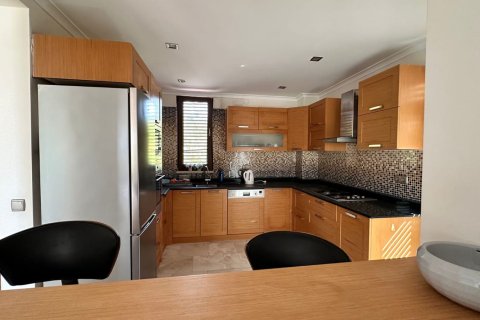 Аренда квартиры  в Аланье, Анталье, Турция 3+1, 220м2, №216886 – фото 26