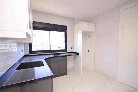 Аренда квартиры  в Аланье, Анталье, Турция 4+1, 154м2, №216883 – фото 9