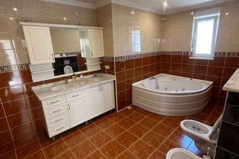 3+1 Villa  i Mahmutlar, Antalya, Tyrkiet Nr. 217879 - 14