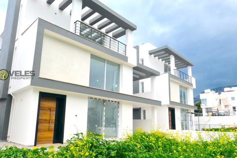 Продажа виллы  в Караогланоглу, Гирне, Северный Кипр 3+1, 160м2, №213903 – фото 4