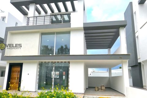 Продажа виллы  в Караогланоглу, Гирне, Северный Кипр 3+1, 160м2, №213903 – фото 3