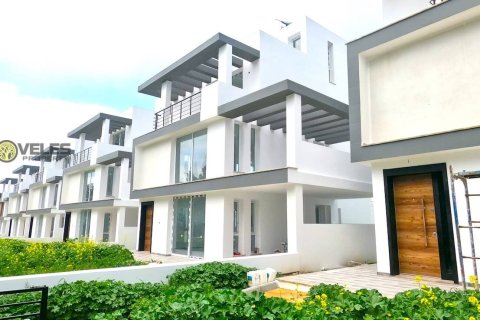 Продажа виллы  в Караогланоглу, Гирне, Северный Кипр 3+1, 160м2, №213903 – фото 2