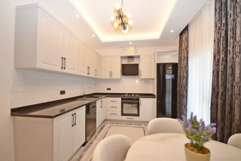 3+1 Lejlighed  i Alanya, Antalya, Tyrkiet Nr. 216916 - 17