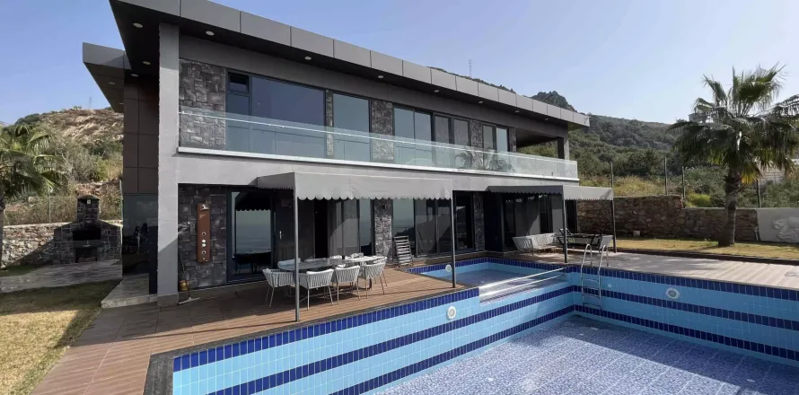 Вилла  4-х ком. в Аланье, Анталья, Турция №222982