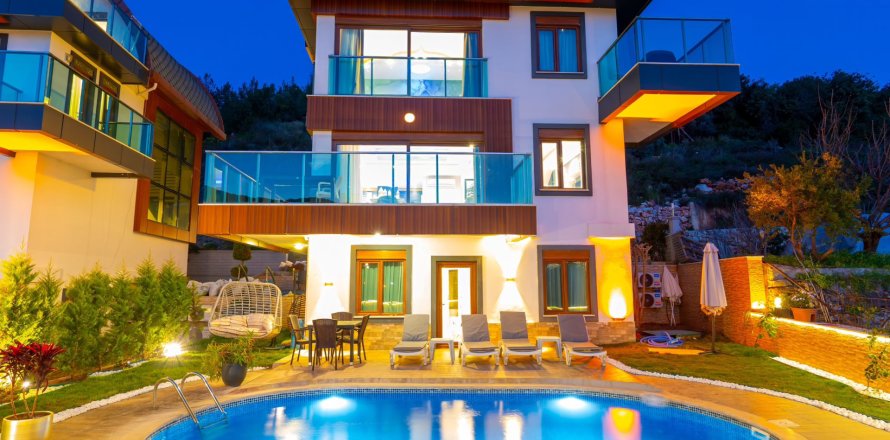 4+1 Villa in Alanya, Antalya, Turkey No. 225690