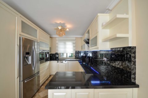 ویلا در  Alanya ، ترکیه 4 خوابه ، 430 متر مربع.  شماره 218227 - 8