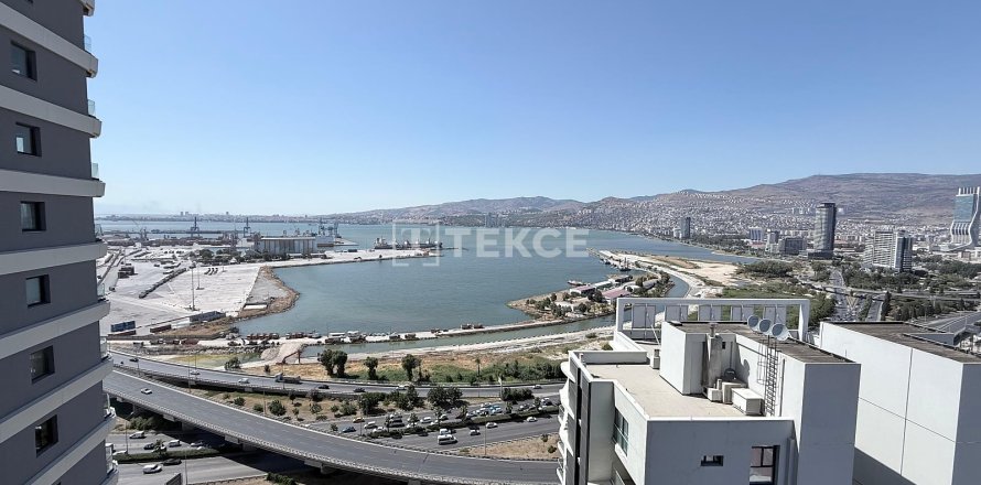 1+1 Apartment  in Izmir, Turkey No. 227278