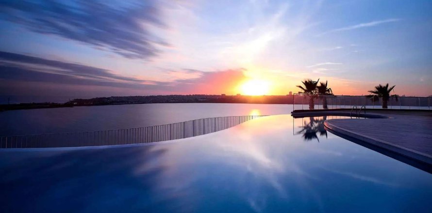 3+1 Apartment in Istanbul, Turkey No. 233196