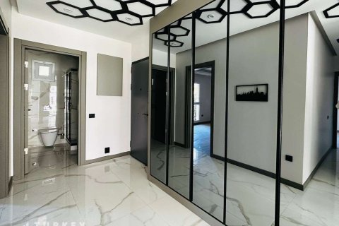 2+1 Wohnung in Kusadasi, Aydin, Türkei Nr. 233202 - 4