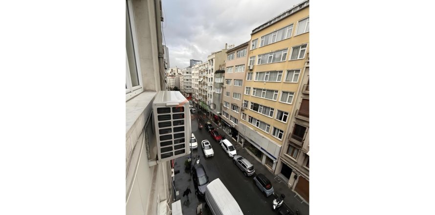 2+1 Apartment  in Sisli, Istanbul, Turkey No. 215469