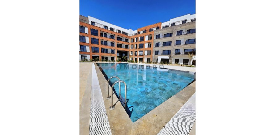 2+1 Apartment  in Eyup, Istanbul, Turkey No. 215468