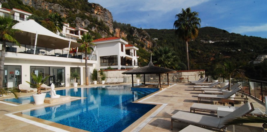5+2 Villa  in Tepe, Alanya, Antalya, Turkey No. 213124