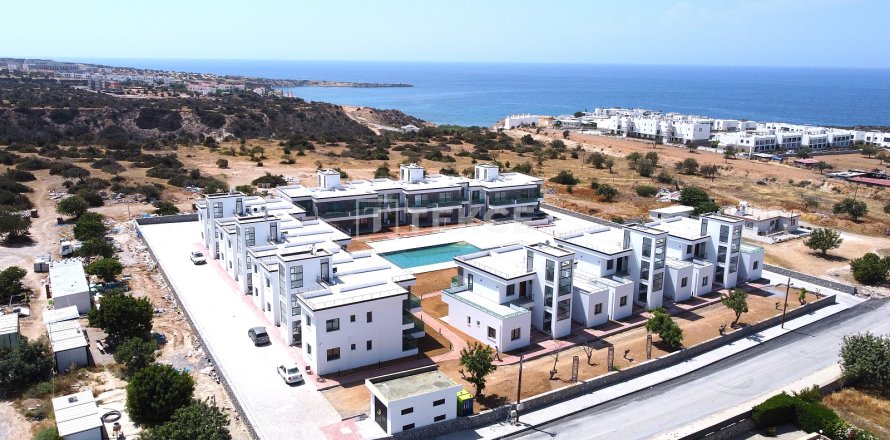 1+1 Penthouse in Girne, Northern Cyprus No. 215175