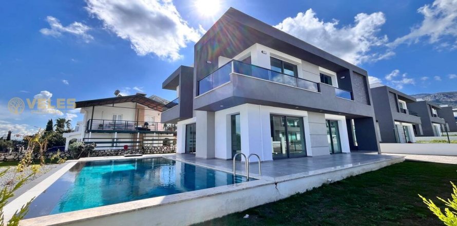 4+1 Villa  in Ozankoy, Girne, Northern Cyprus No. 214095