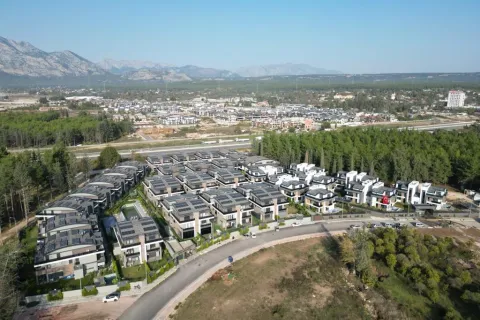 آپارتمان در  Mugla ، ترکیه 5 خوابه ، 444 متر مربع.  شماره 224053