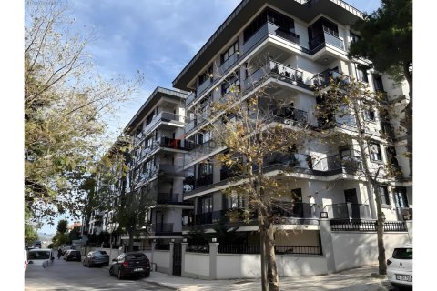 Apartment for sale in Üsküdar, Istanbul, Turkey, 2 bedrooms, 100m2, No. 215467 – photo 1