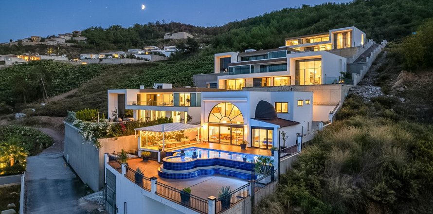 ویلا در  Alanya ، ترکیه 3 خوابه ، 200 متر مربع.  شماره 217331