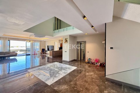 7+1 Villa in Alanya, Antalya, Türkei Nr. 238079 - 12