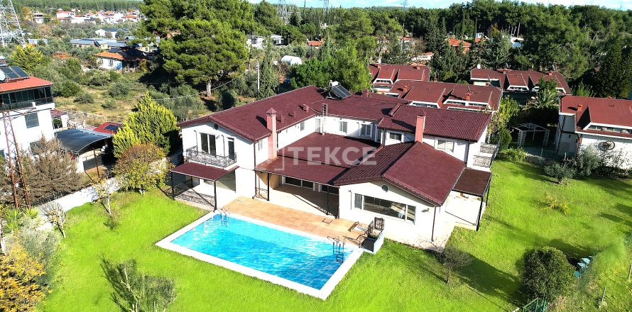 Villa  11+2  Antalya, Türkiye №215102