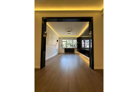 Продажа квартиры  в Бешикташе, Стамбуле, Турция 2+1, 84м2, №213629 – фото 9