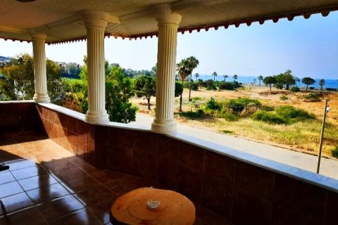 ویلا در  Konakli ، ترکیه 4 خوابه ، 345 متر مربع.  شماره 217452