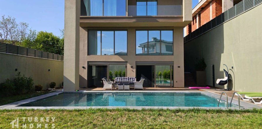 Villa 7+1 İstanbul, Türkiye №233054