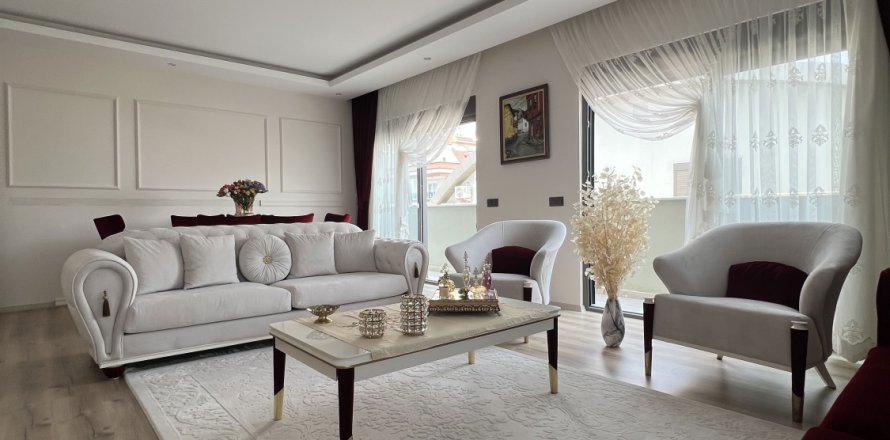 4+1 Apartment  in Alanya, Antalya, Turkey No. 218481