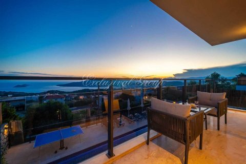 3+1 Villa  in Kalkan, Antalya, Türkei Nr. 215945 - 12