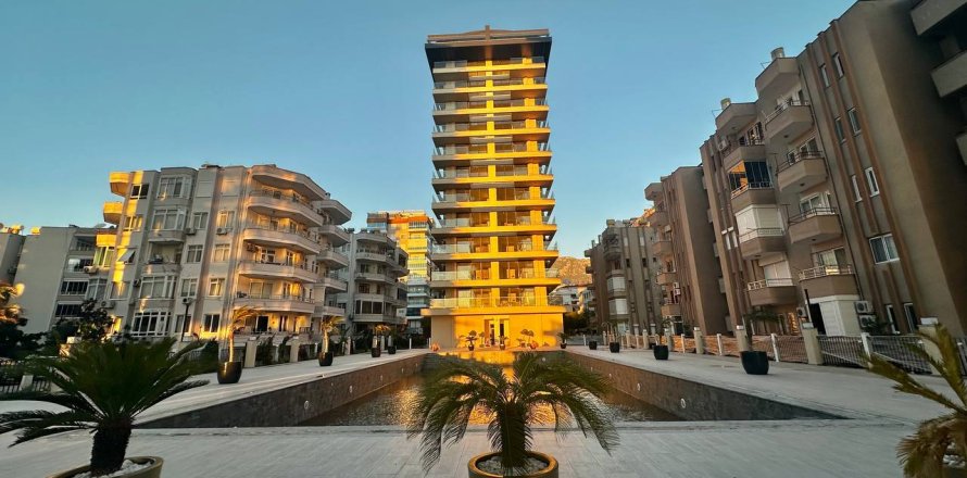 1+1 Apartment  in Mahmutlar, Antalya, Turkey No. 217763