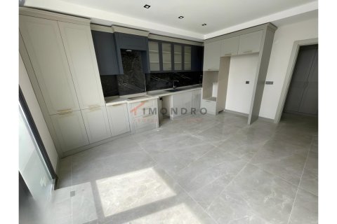 Apartment for sale in Beylikduezue, Istanbul, Turkey, 4 bedrooms, 150m2, No. 225276 – photo 13