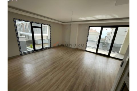 Apartment for sale in Beylikduezue, Istanbul, Turkey, 4 bedrooms, 150m2, No. 225276 – photo 2