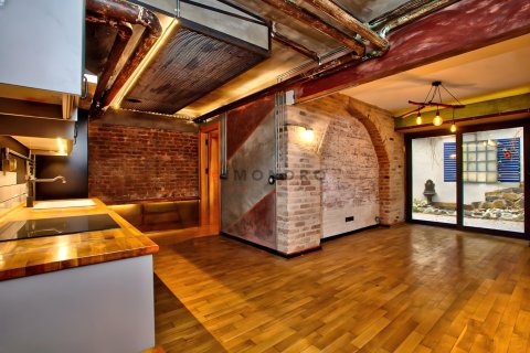 Продажа квартиры  в Шишли, Стамбуле, Турция 2+1, 106м2, №215270 – фото 1